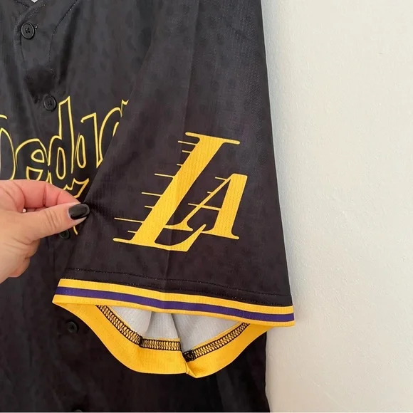 Kobe Bryant Dodgers Jersey - Picture 4 of 6